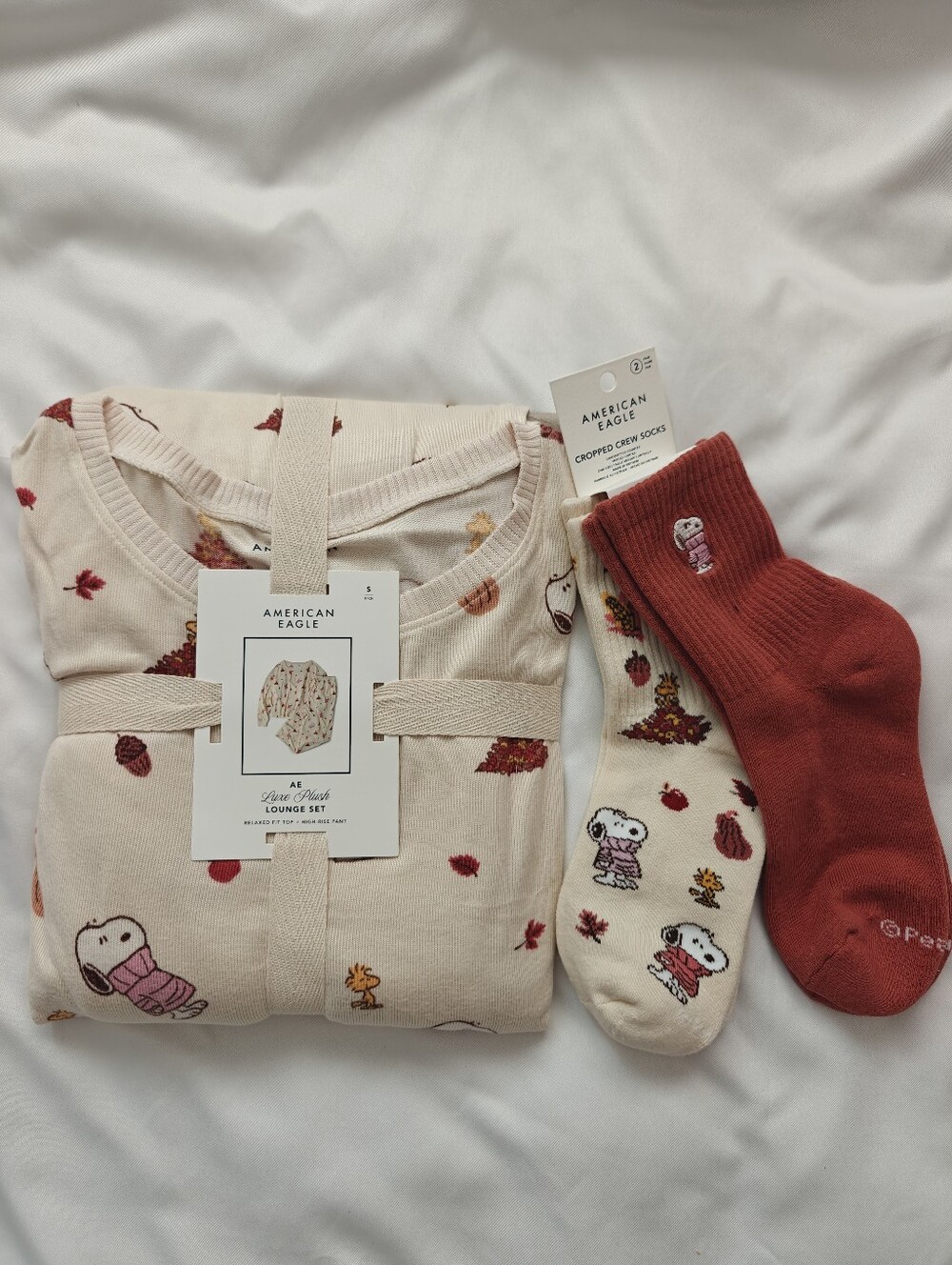 American Eagle x Peanut Luxe Plush Snoopy Long Sleeve + Pant PJ Set Sz S + Socks